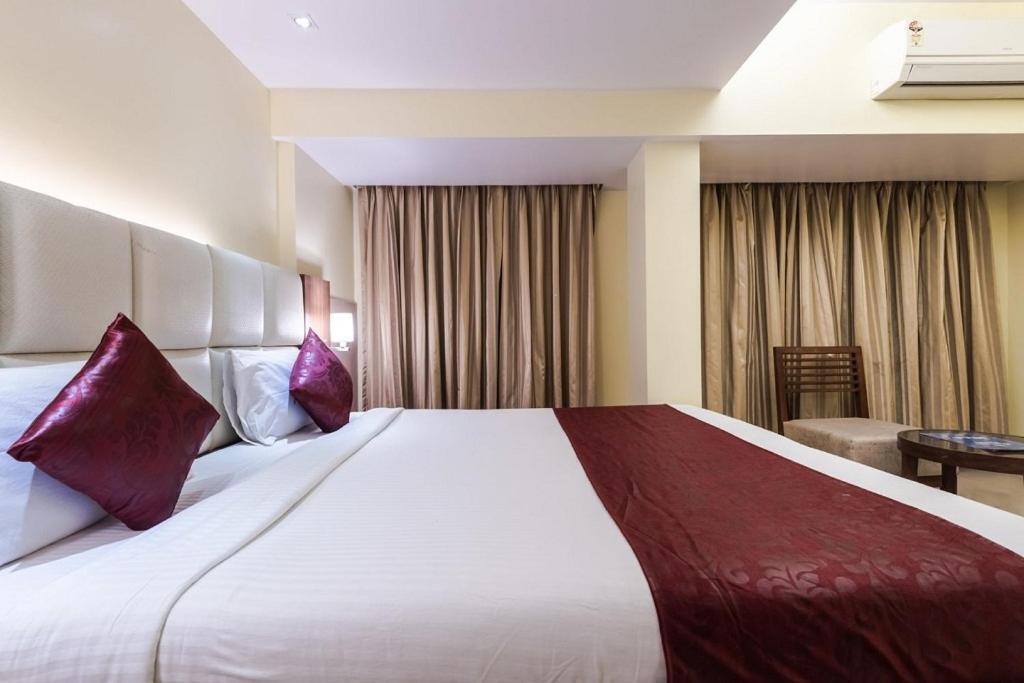 Hotel Aishwarya Residency 纳威孟买 外观 照片